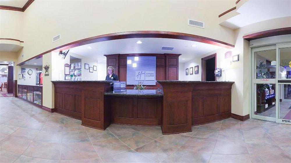 Holiday Inn Express & Suites Wausau By Ihg Weston Экстерьер фото