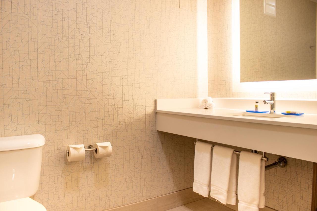 Holiday Inn Express & Suites Wausau By Ihg Weston Экстерьер фото