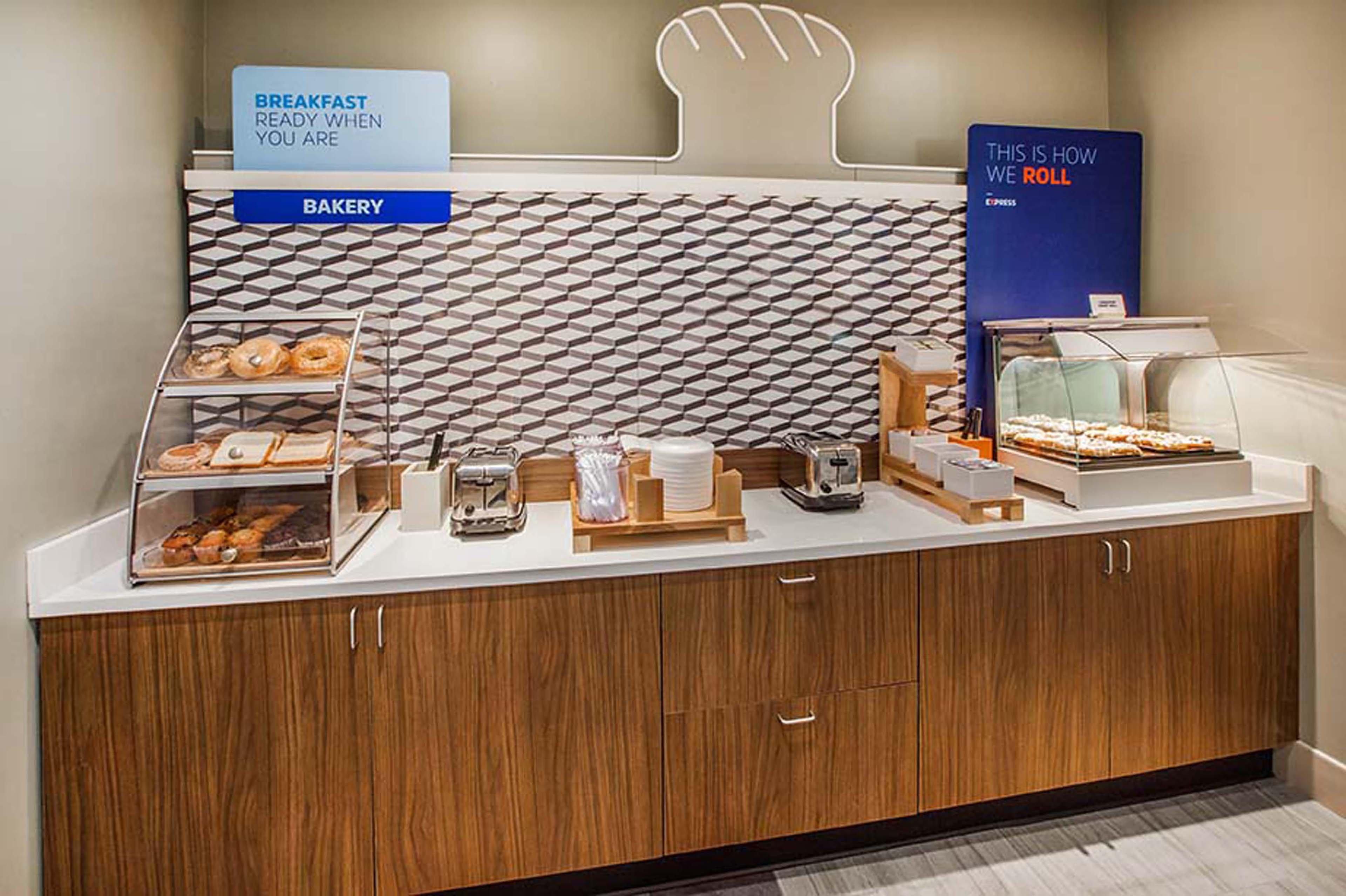 Holiday Inn Express & Suites Wausau By Ihg Weston Экстерьер фото