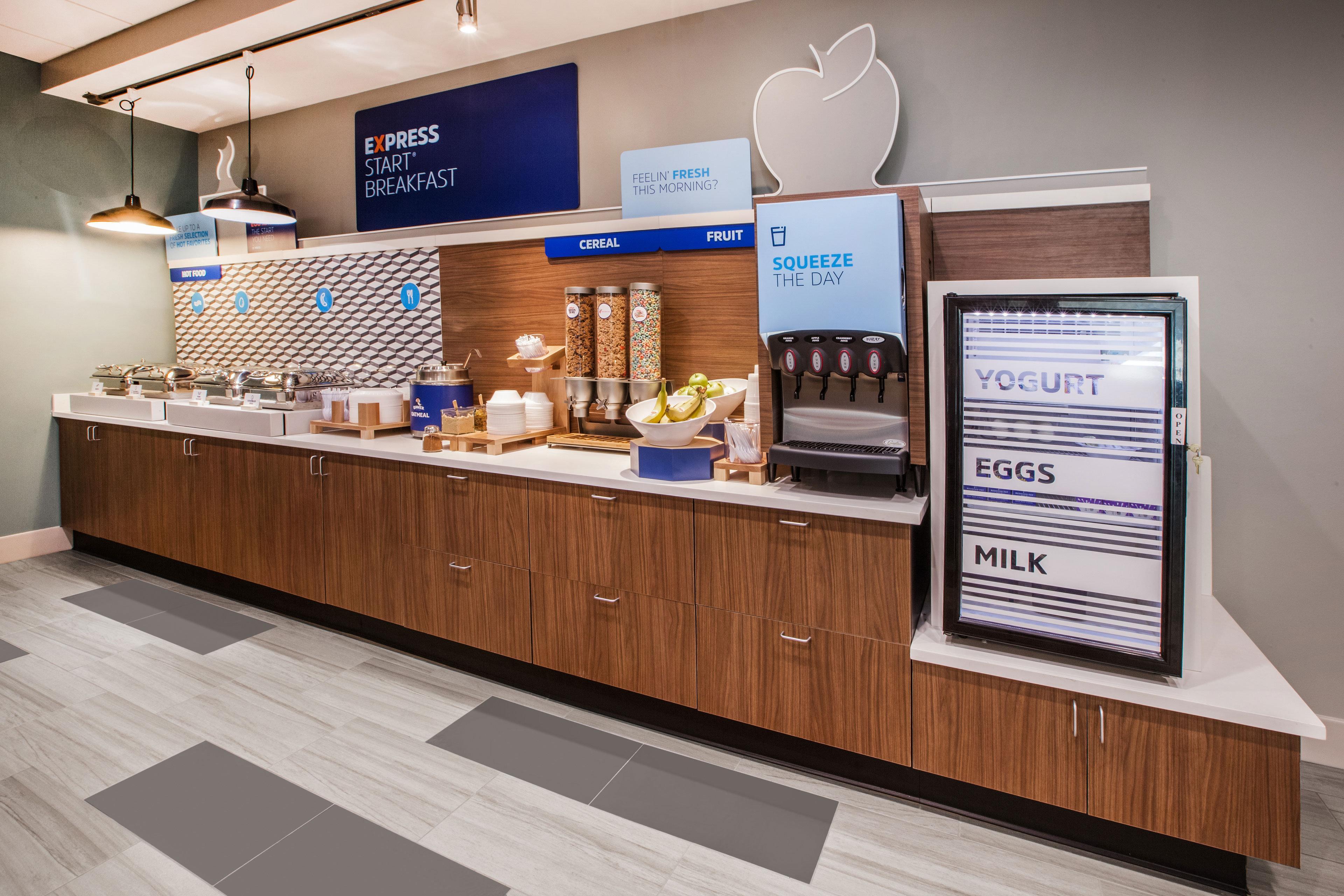 Holiday Inn Express & Suites Wausau By Ihg Weston Экстерьер фото