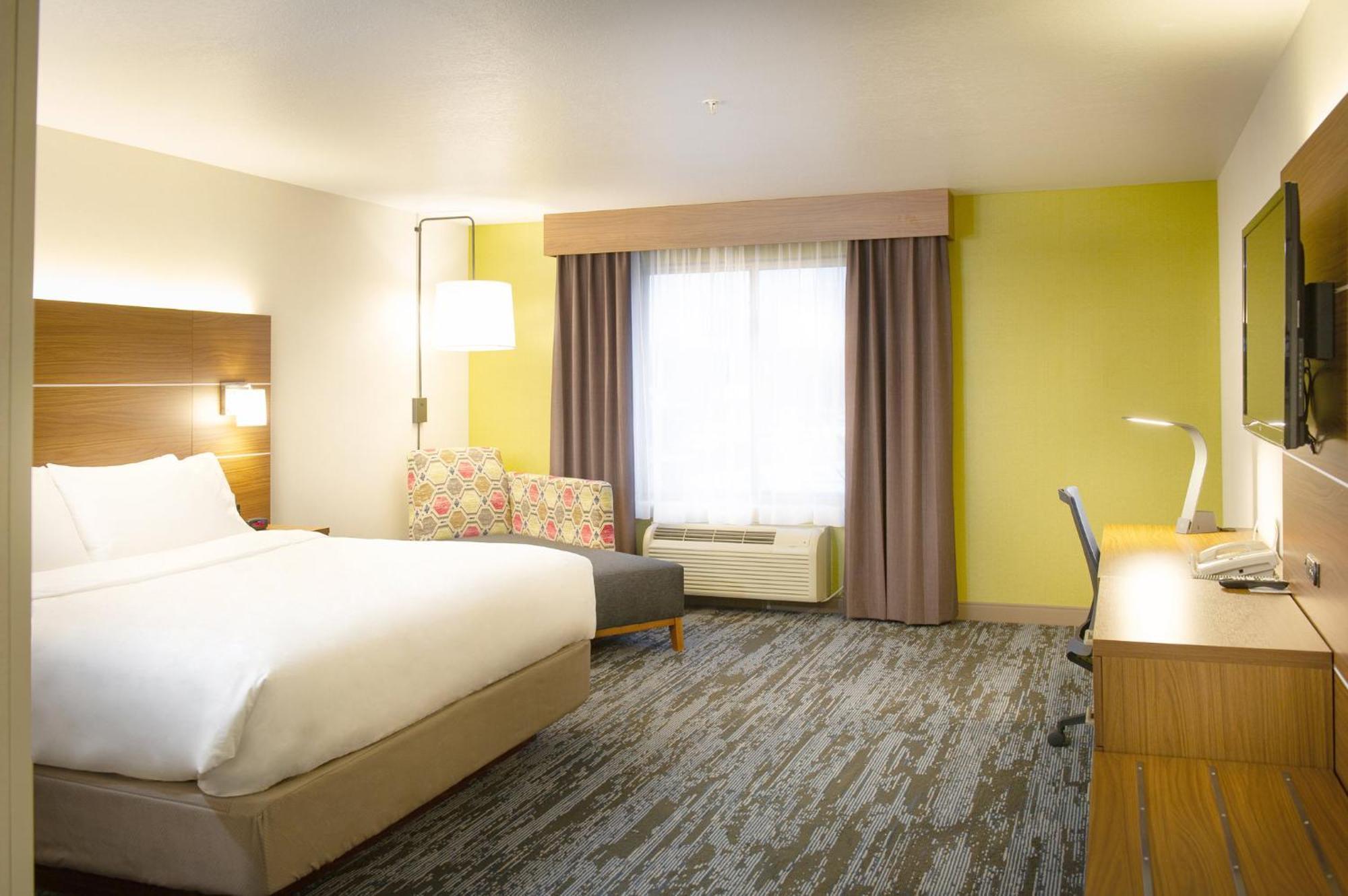 Holiday Inn Express & Suites Wausau By Ihg Weston Экстерьер фото