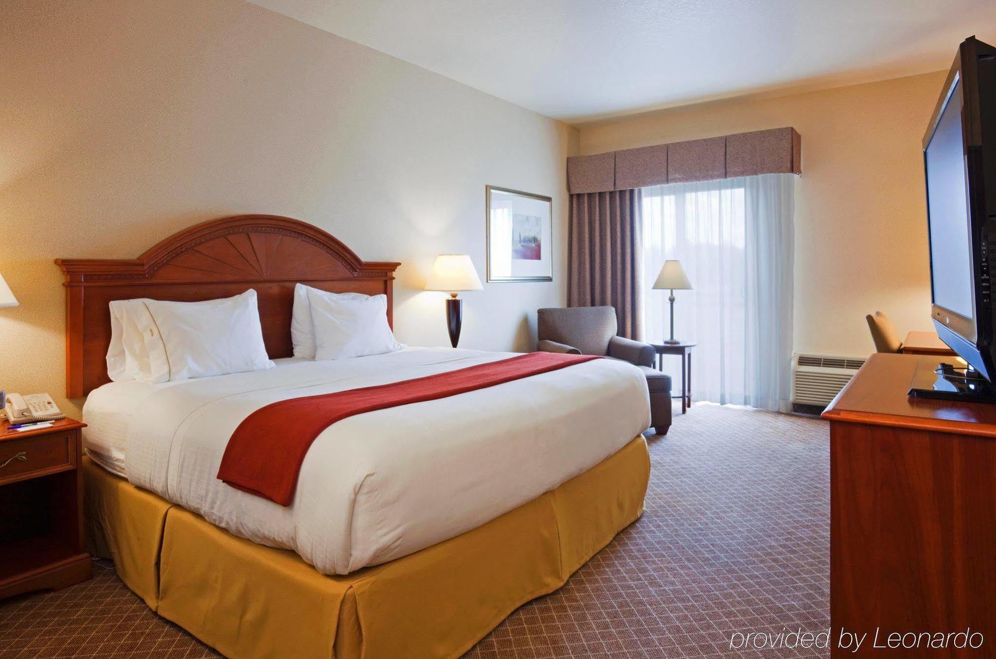 Holiday Inn Express & Suites Wausau By Ihg Weston Номер фото