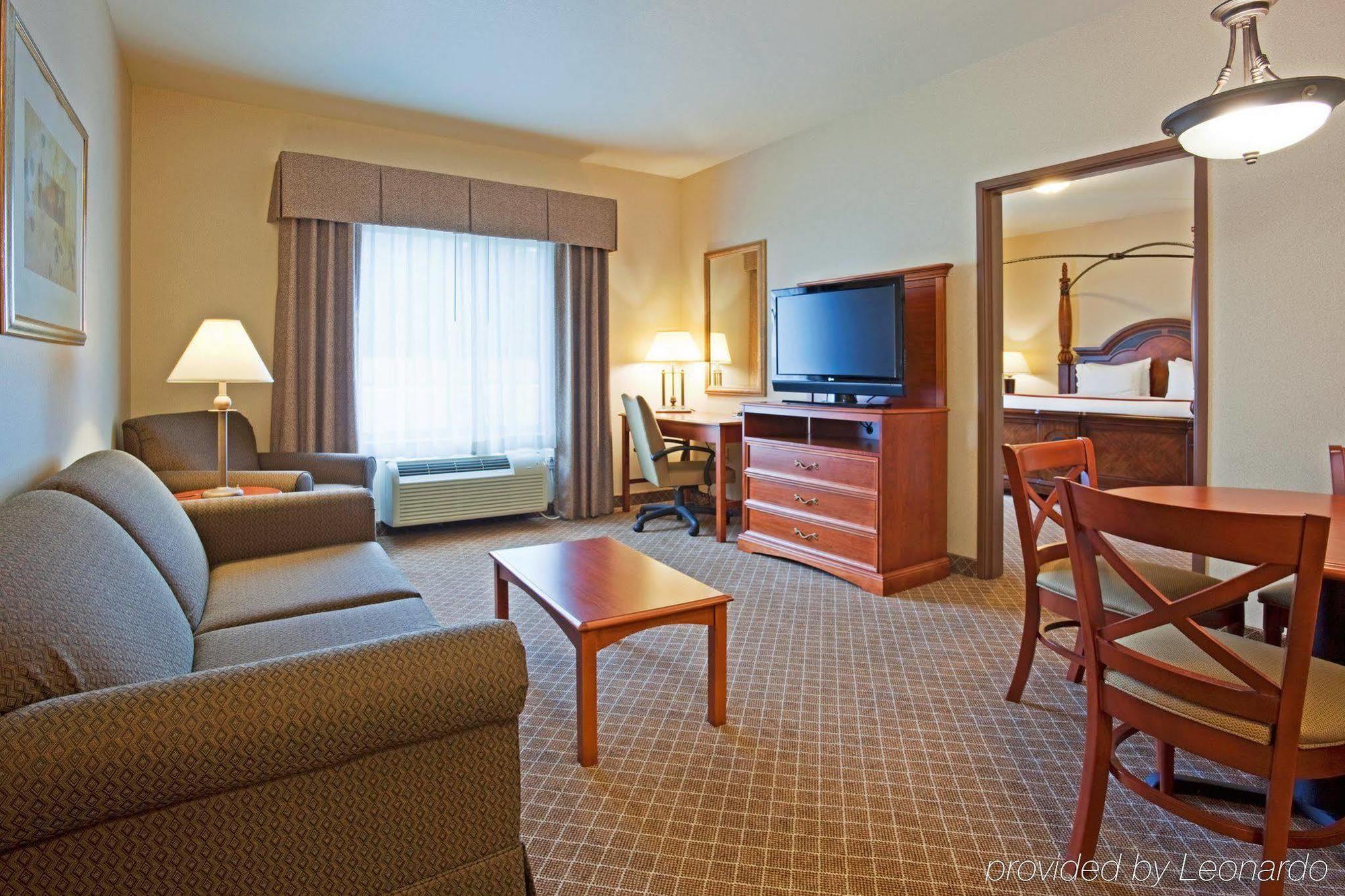 Holiday Inn Express & Suites Wausau By Ihg Weston Номер фото