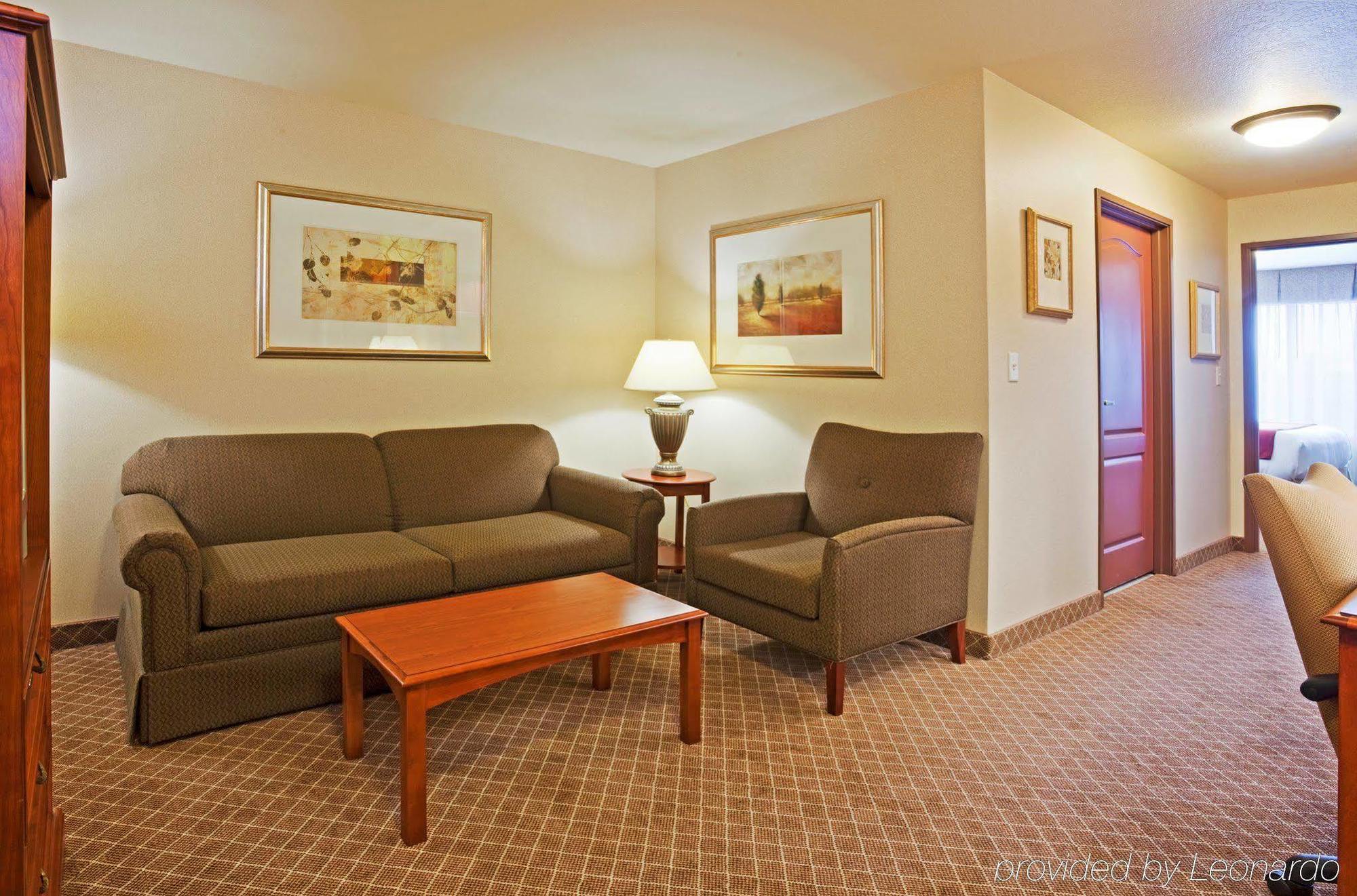 Holiday Inn Express & Suites Wausau By Ihg Weston Номер фото